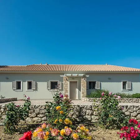 La Vie Βίλα Σβορωνάτα