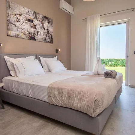 La Vie By Vintage Travel *