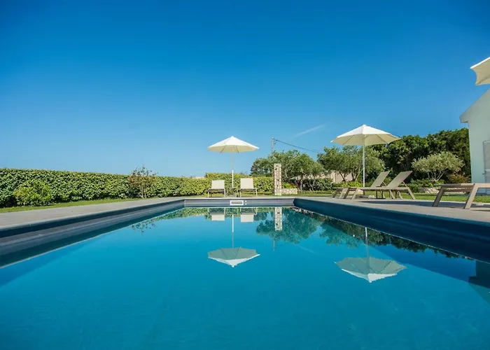 ヴィラ La Vie By Vintage Travel